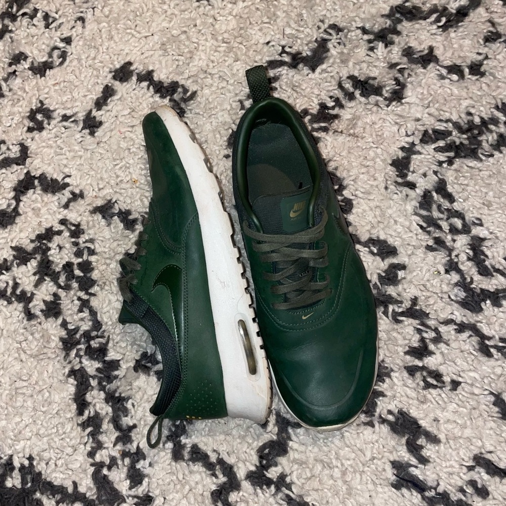 Nike Airmax Thea forest green leather